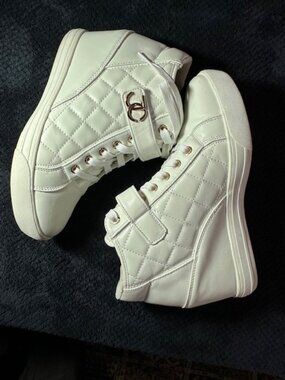 White Juicy Couture Journey Platform Wedge Sneakers Size 8.5